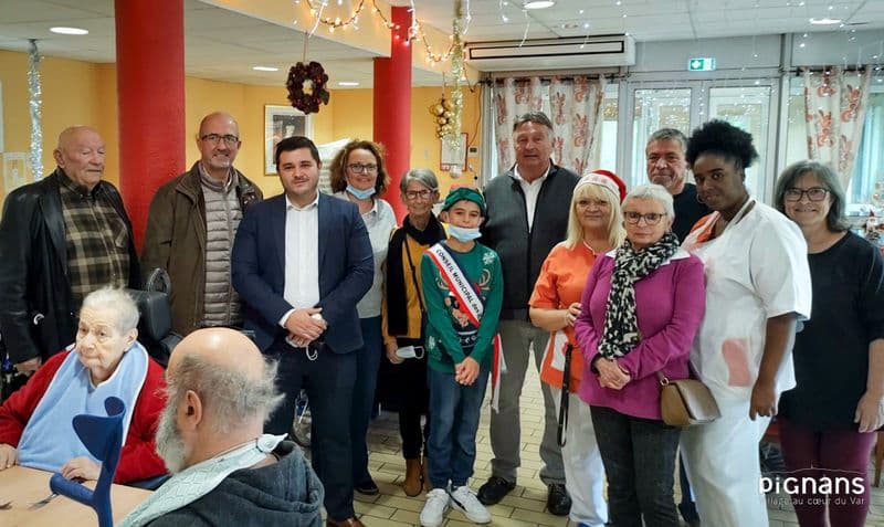 20231221 remisecadeauxccasmaisonretraite 12