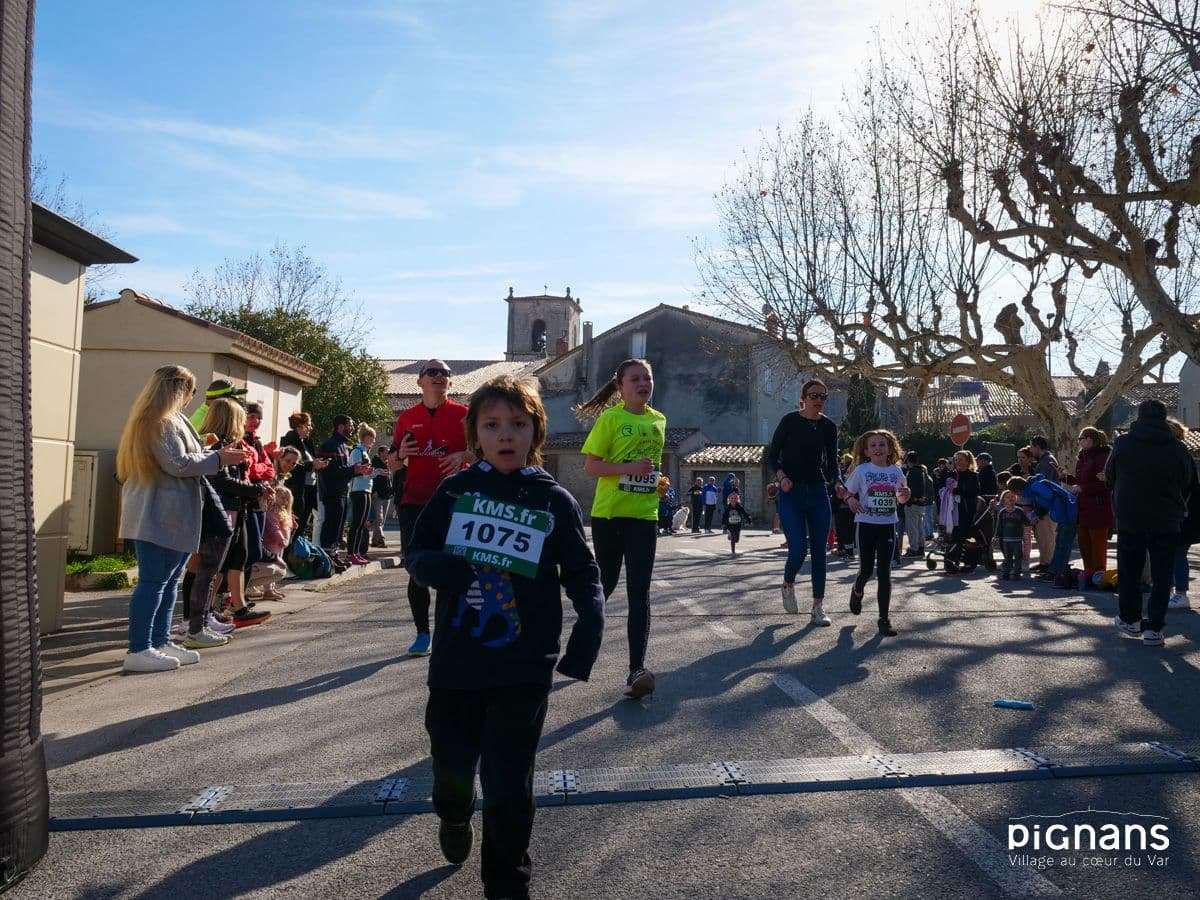 20240128 pignans traversee des pignes course enfants 54