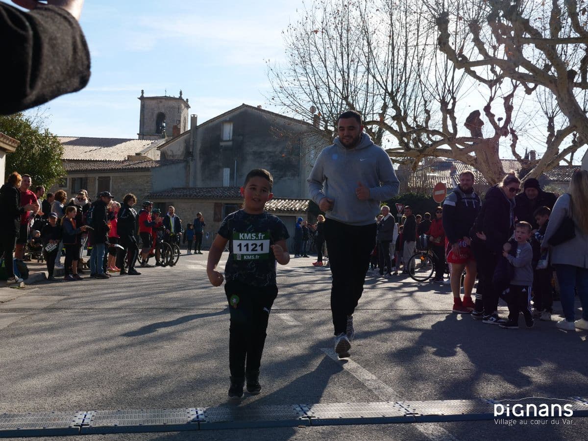 20240128 pignans traversee des pignes course enfants 64