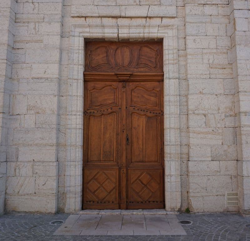 Pignans porte restauree collegiale avril2019