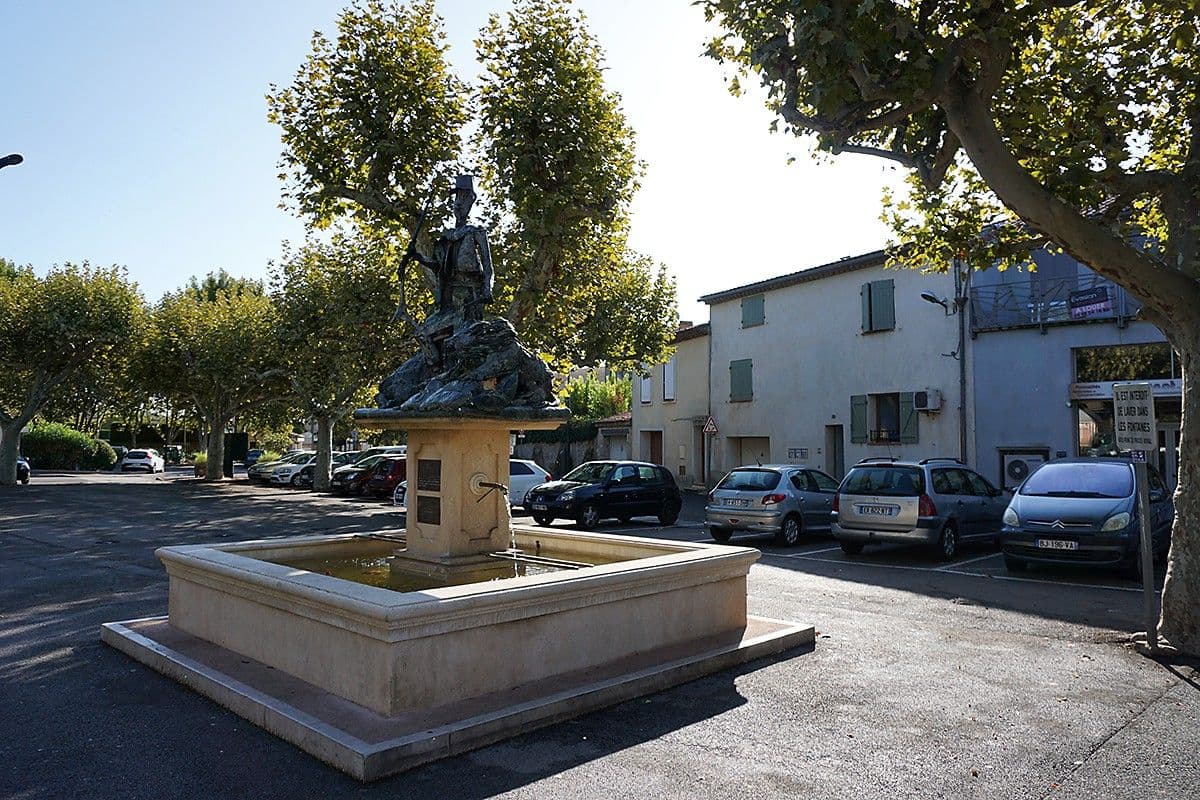 201909 place des ecoles pignans