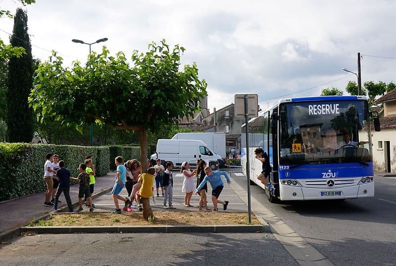 2020 illustration bus