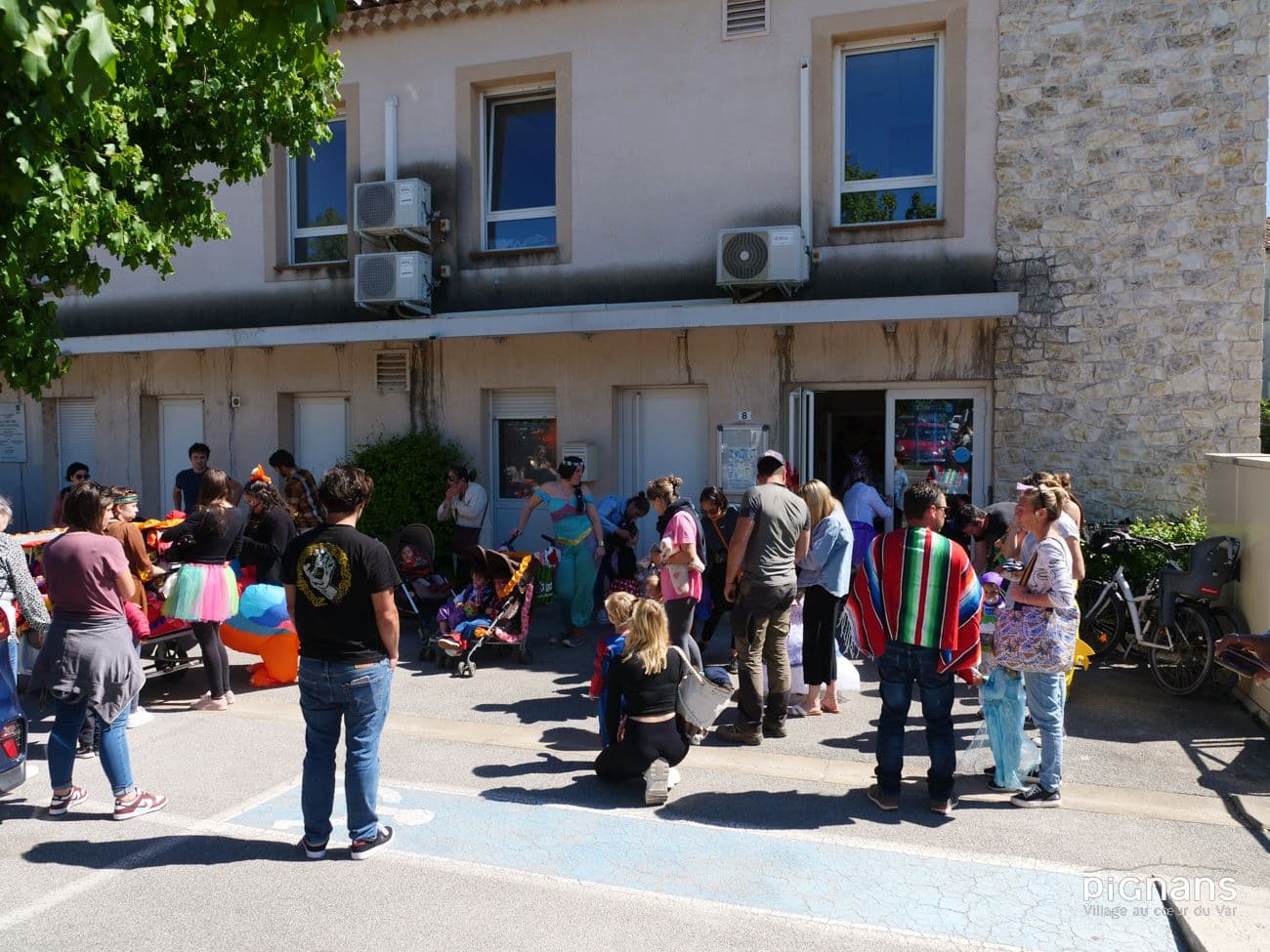 202404 carnavalcreche pignans 01