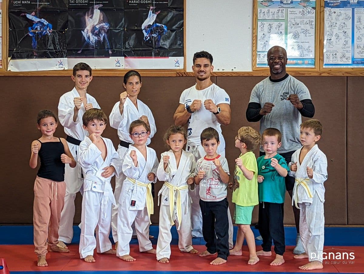 Assopignans karate clasp