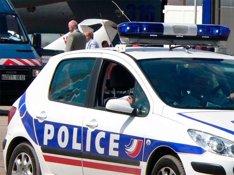 Illustration intervention police